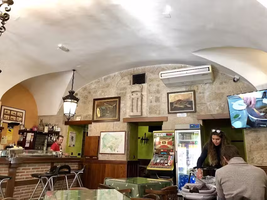 Restaurante / cafeter&iacute;a Arcos