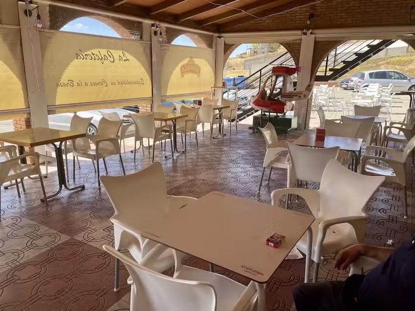 Restaurante Cafeter&iacute;a Herv&aacute;s