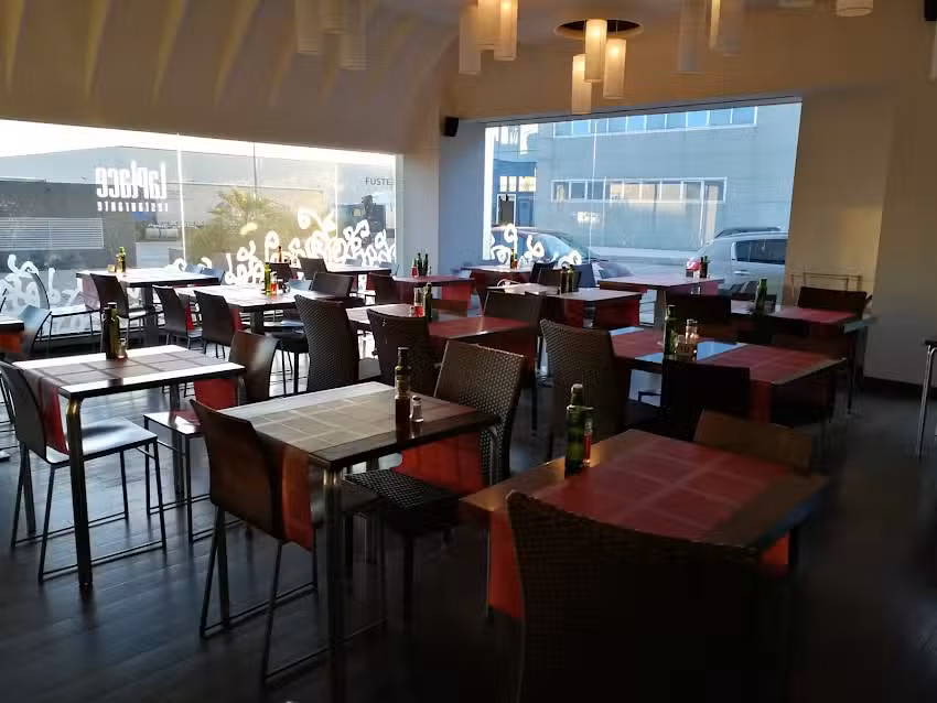 Restaurante Cafeter&iacute;a Laplace (Pla-za)