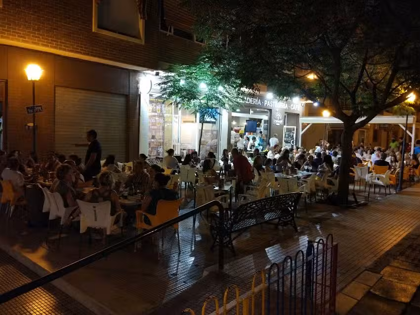 RESTAURANTE D&acute;CUBOS