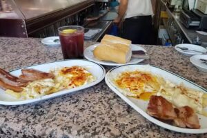 Restaurante el Almendro Pinto