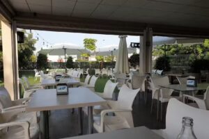 Restaurante El Garrofer de la pe&ntilde;a