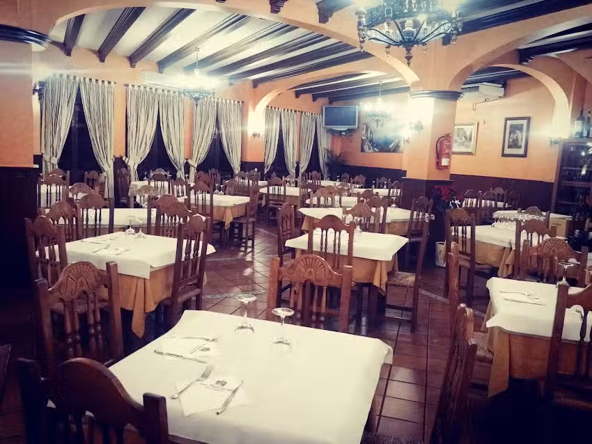 RESTAURANTE HNOS HERV&Aacute;S (LA PACHANGA)