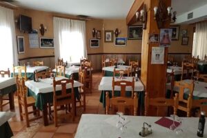 RESTAURANTE HNOS. MART&Iacute;NEZ.