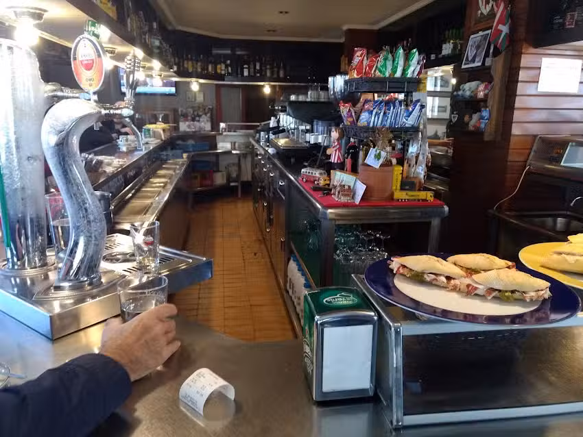 RESTAURANTE HOSTAL BAKIOLA