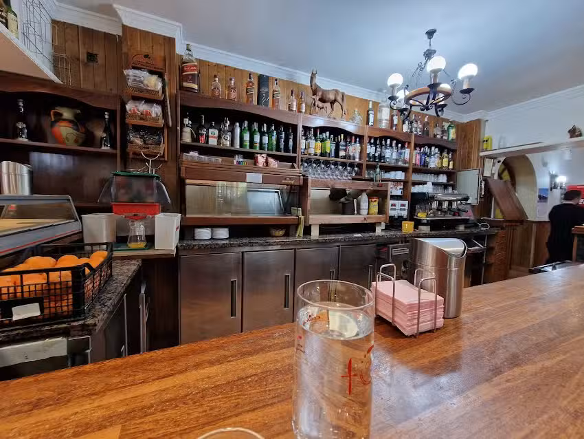 Restaurante la Cruz de piedra