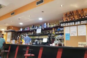 Restaurante la Ribera y Albergue la Encina