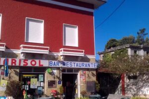 Restaurante Marisol, el de los Relojes antiguos.