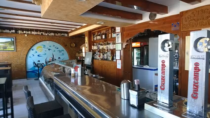 Restaurante-Marisquer&iacute;a &laquo;La Piscina&raquo;