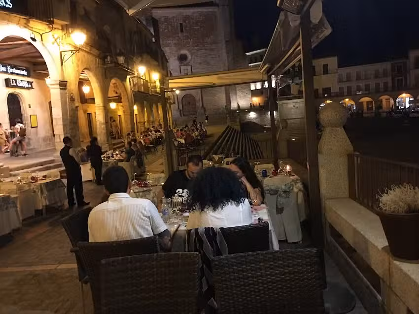 Restaurante Mes&oacute;n Hostal la Cadena