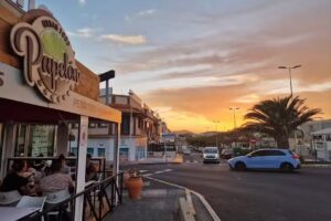 Restaurante Papel&oacute;n Arepera