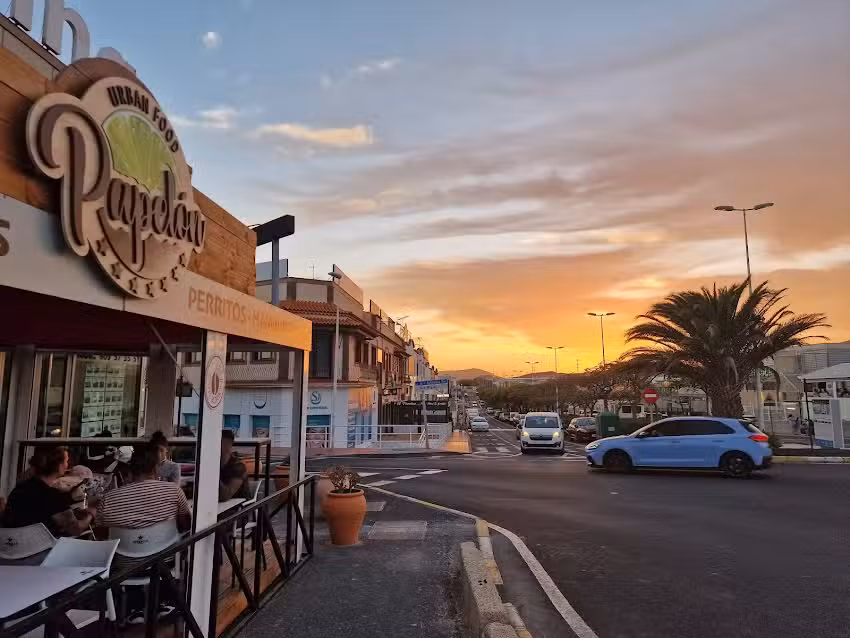 Restaurante Papel&oacute;n Arepera