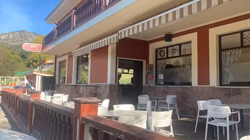 Restaurante parrilla &laquo;El Balc&oacute;n de Redes&raquo;