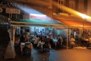 Restaurante Pizzer&iacute;a Los Laureles