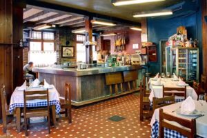 Restaurante Sidrer&iacute;a La Pomar