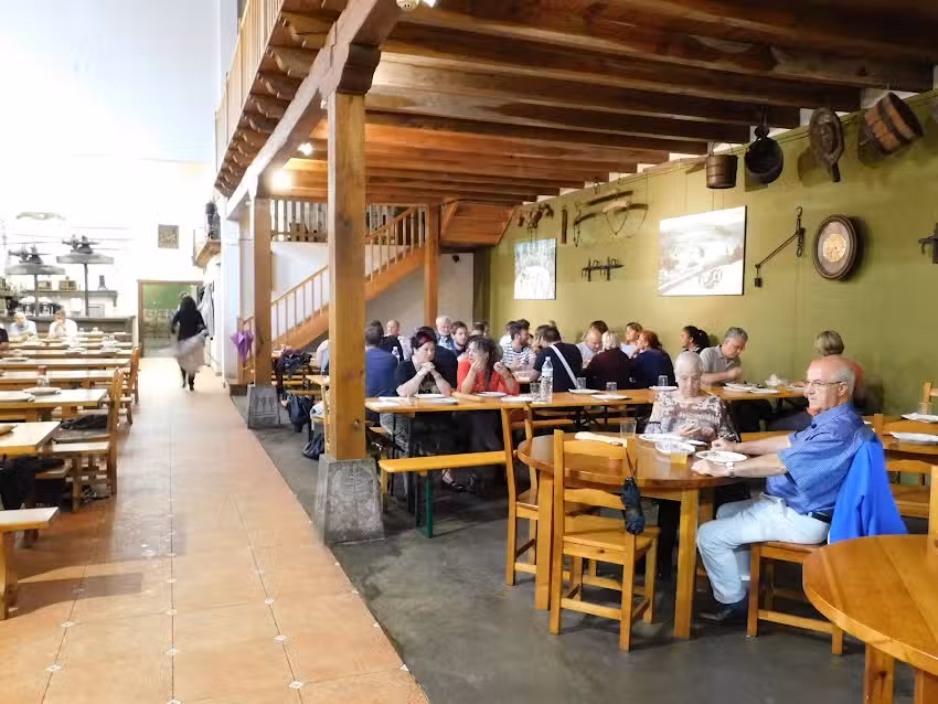 Restaurante-Sidrer&iacute;a Rezola