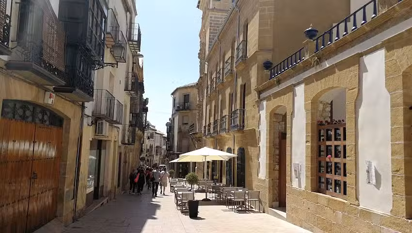 Restaurante &Uacute;beda Kapital