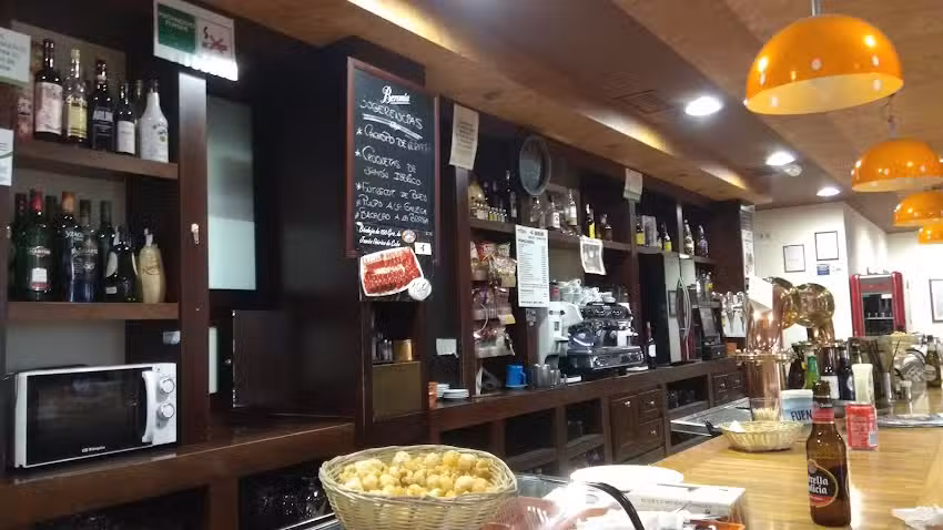 Restaurante Ur&iacute;a &ndash; La Posada de Roces