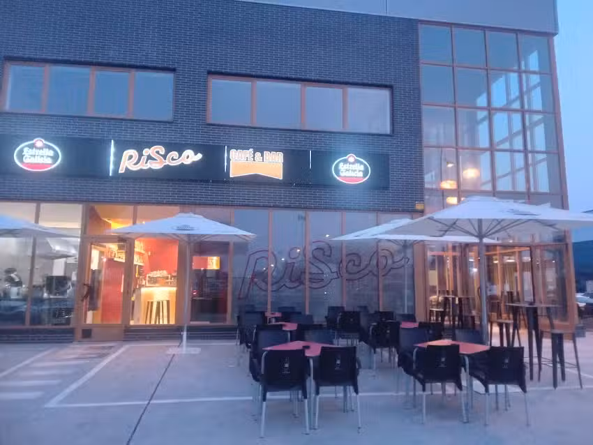 Risco Cafe & Bar