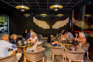 Robert &ndash; Cocktail & Bar