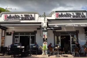 Roberto&rsquo;s Grill & Sports Bar