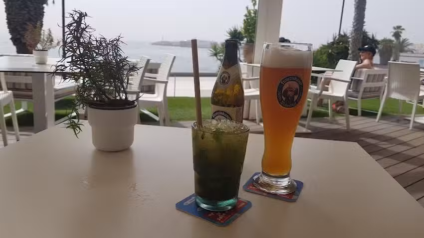 Roca Blanca Beach Club & Restaurant