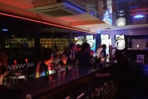 Rock&rsquo; n&rsquo; Roll Caf&eacute; Bar