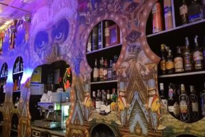 ROCKNROLLA MUSIC BAR