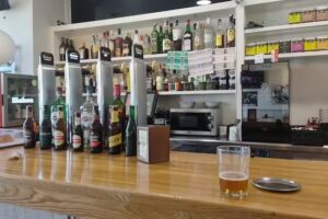 Rolling Rock Caf&eacute;