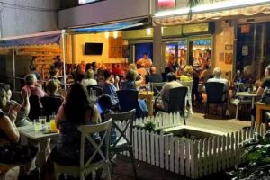 Rory&rsquo;s Corner Bar