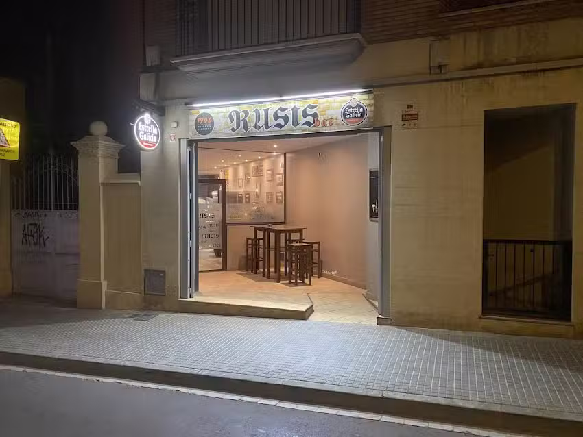 Rusis Bar
