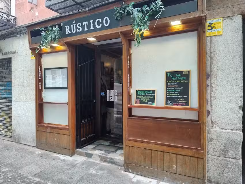 Rustico Madrid &ndash; Bar de vinos, caf&eacute; de especialidad y focacceria