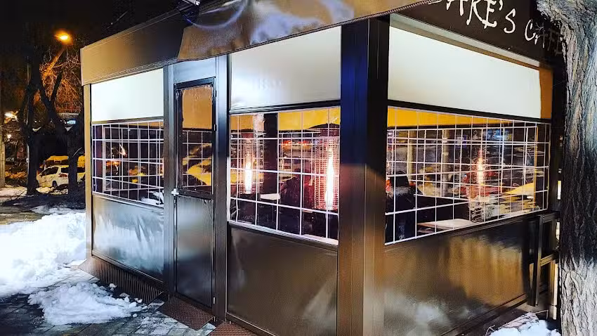 Sal y Pimienta Metropolitano Bar