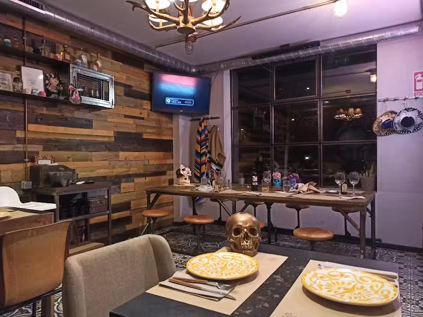 Sal&oacute;n Chico &ndash; Restaurante mexicano en Valladolid