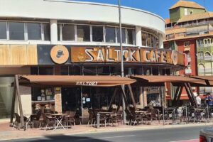 SALTOKI CAF&Eacute;