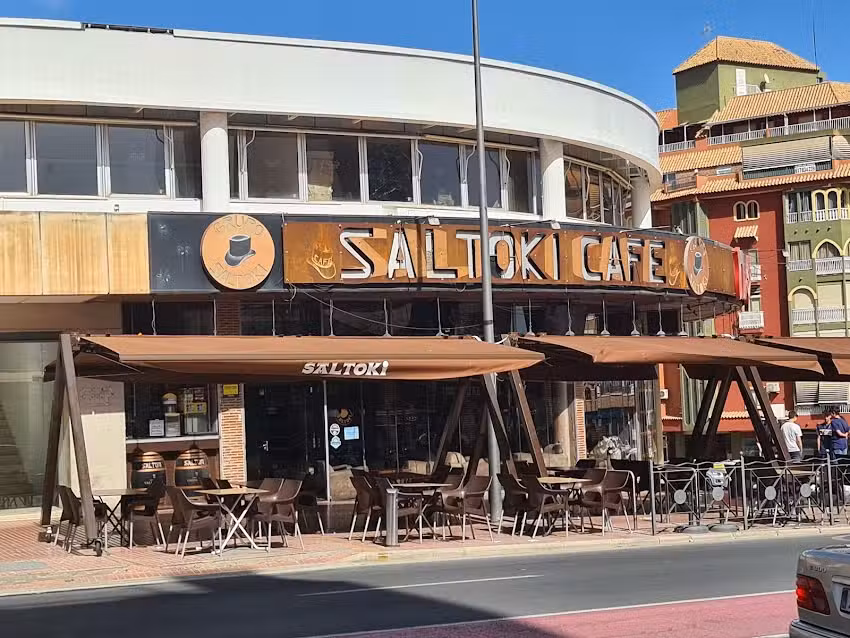 SALTOKI CAF&Eacute;
