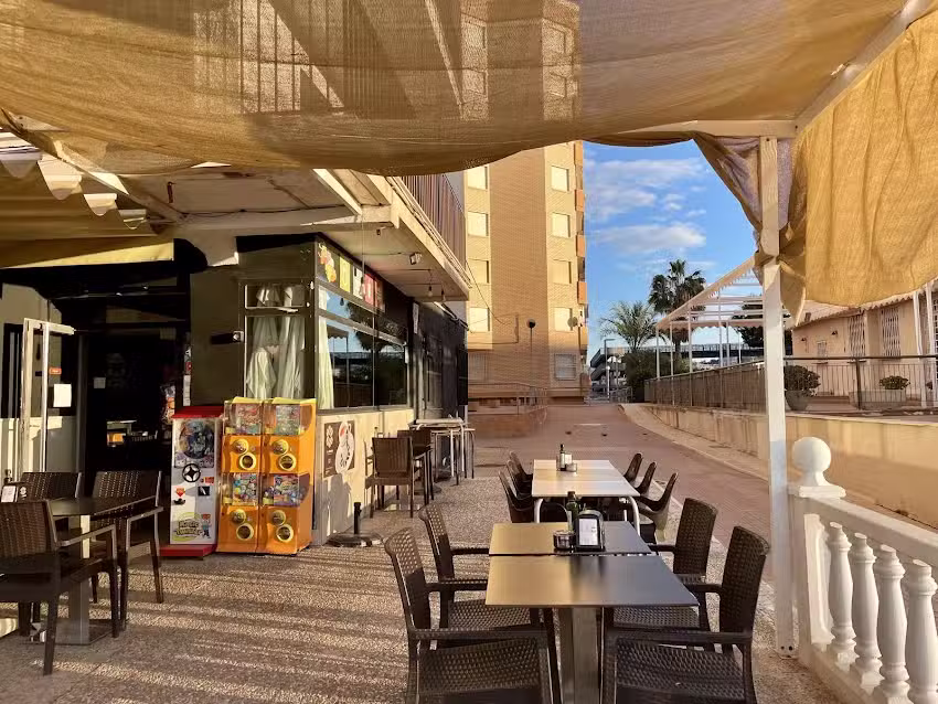 SamSam Bar Cafeteria / Frente al Mar