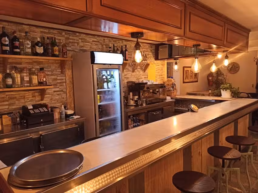 San Adri&aacute;n Caf&eacute;-Bar