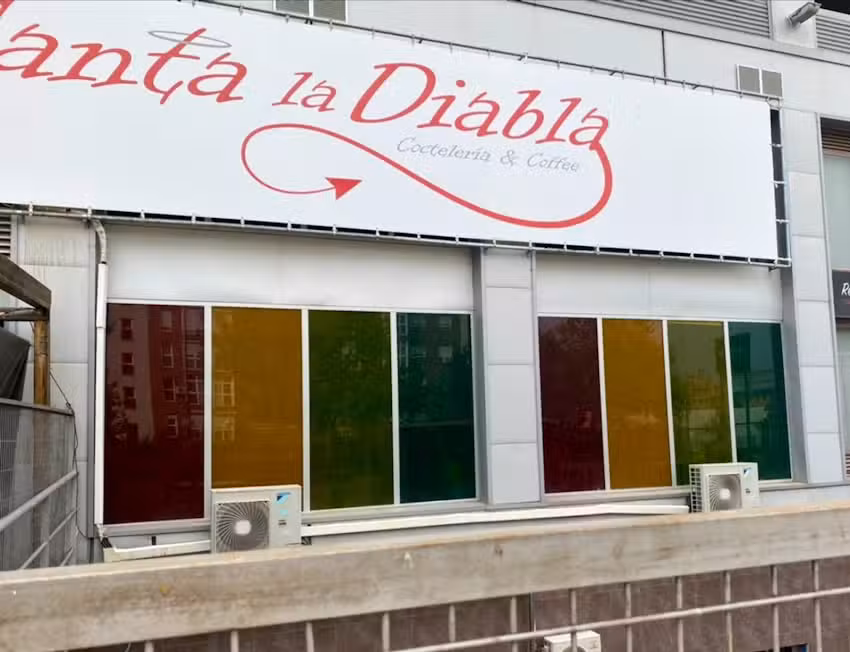 Santa La Diabla