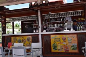 Santi&rsquo;s beach bar