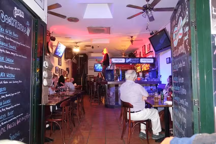 Scanlons Cavern Bar and Restaurant, Costa Teguise.