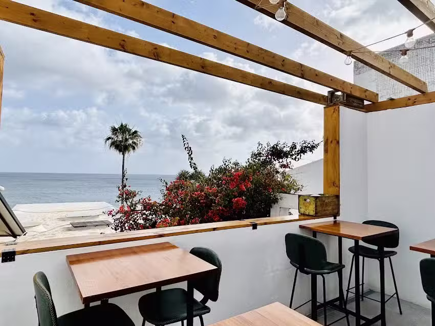 Sea Side Bar