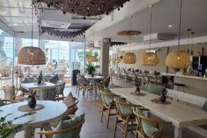 SEMSA BEACH Sea & Lounge.