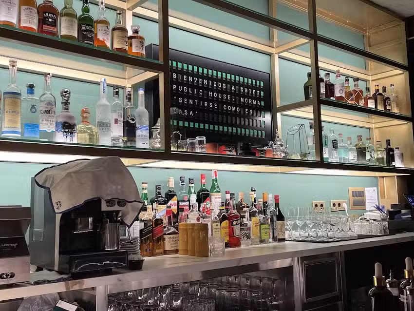 Shift Public House // Best Cocktails Madrid.
