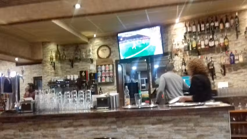 Shooter: caf&eacute;, billar, bar, restaurante