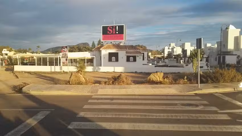 Si Bar & Restaurant