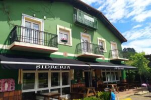 Sidrer&iacute;a El Tonel