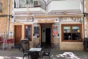 Sir Kay Lounge Bar &ndash; Quero