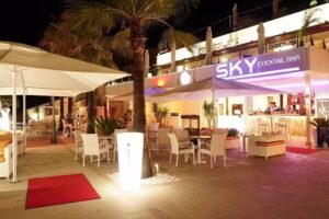Sky Cocktail Bar