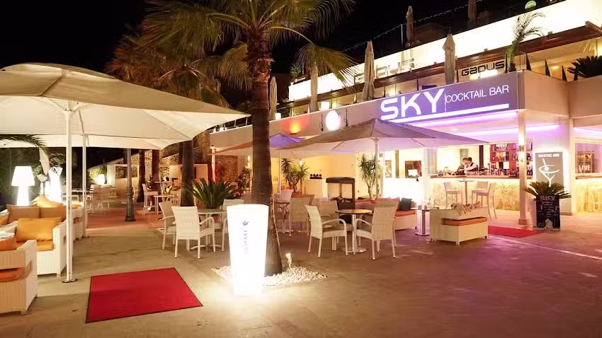 Sky Cocktail Bar
